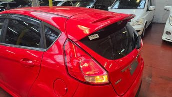 Ford Fiesta 1.0T EcoBoost Zetec Hatchback 5dr Petrol Powershift Euro 5 (100 