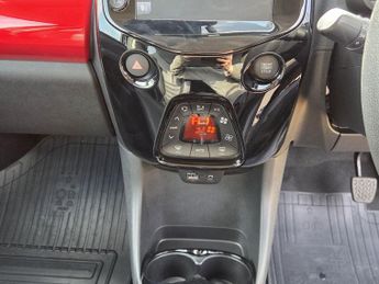 Toyota AYGO 1.0 VVT-i x-clusiv x-shift Euro 6 5dr