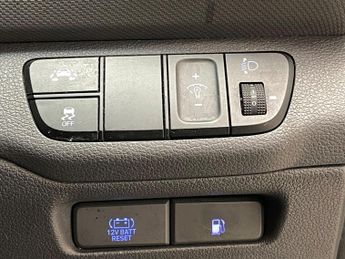 Hyundai IONIQ 1.6 h-GDi Premium DCT Euro 6 (s/s) 5dr