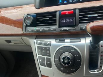 Honda Elysion Prestige 2.4i V-Tec S Package 7S Auto 5D