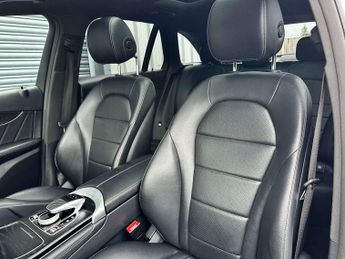 Mercedes-Benz GLC 2.1 GLC 220 D 4Matic AMG Line Premium+ Auto 4WD 5dr