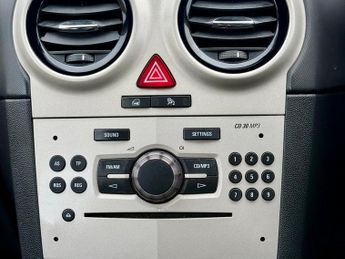 Vauxhall Corsa 1.4i 16v Club 5dr