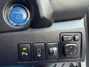 Toyota Auris 1.8 VVT-h Excel Touring Sports 5dr Petrol Hybrid CVT Euro 5 (s/s