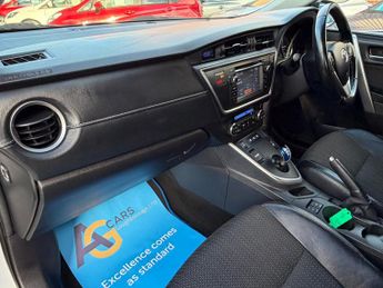 Toyota Auris 1.8 VVT-h Excel Touring Sports 5dr Petrol Hybrid CVT Euro 5 (s/s