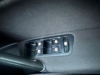 Volkswagen e-Golf 35.8kWh e-Golf Auto 5dr