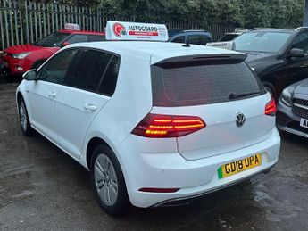 Volkswagen e-Golf 35.8kWh e-Golf Auto 5dr