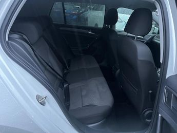 Volkswagen e-Golf 35.8kWh e-Golf Auto 5dr