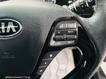 Kia Ceed 1.6 GDi 4 Tech DCT Euro 5 5dr