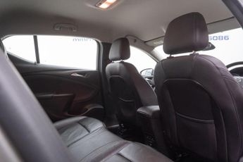 Vauxhall Astra 1.4i Turbo Elite Nav Auto Euro 6 (s/s) 5dr