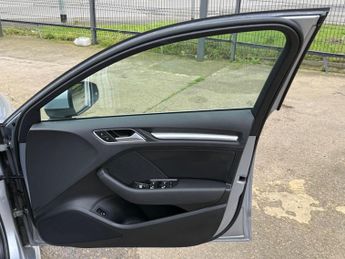 Audi A3 1.4 TFSI e-tron Sportback e-S Tronic Euro 6 5dr 8.8kWh