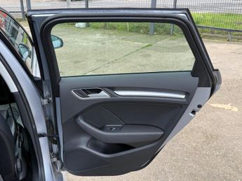 Audi A3 1.4 TFSI e-tron Sportback e-S Tronic Euro 6 5dr 8.8kWh