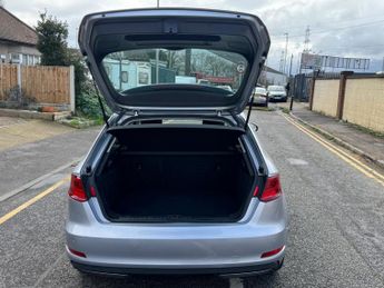 Audi A3 1.4 TFSI e-tron Sportback e-S Tronic Euro 6 5dr 8.8kWh