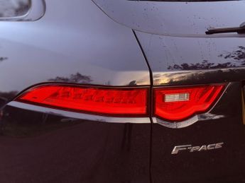 Jaguar F-PACE 2.0 P250i R-Sport Auto AWD Euro 6 (s/s) 5dr