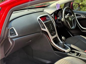 Vauxhall Astra GTC 2.0 CDTi SRi Euro 5 (s/s) 3dr