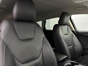 Ford Mondeo 2.0 TiVCT Titanium Edition CVT Euro 6 (s/s) 5dr (17 inch Alloys)