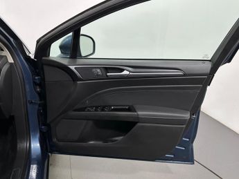 Ford Mondeo 2.0 TiVCT Titanium Edition CVT Euro 6 (s/s) 5dr (17 inch Alloys)