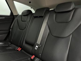 Ford Mondeo 2.0 TiVCT Titanium Edition CVT Euro 6 (s/s) 5dr (17 inch Alloys)