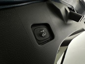 Ford Mondeo 2.0 TiVCT Titanium Edition CVT Euro 6 (s/s) 5dr (17 inch Alloys)