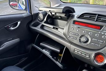 Honda Jazz 1.4 i-VTEC ES Plus CVT