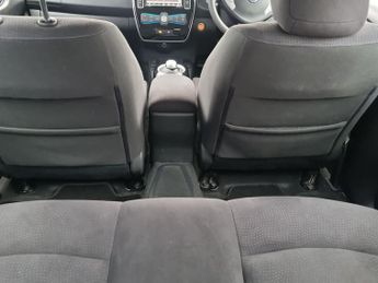 Nissan Leaf 30kWh Acenta Hatchback 5dr Electric Auto (109 bhp)