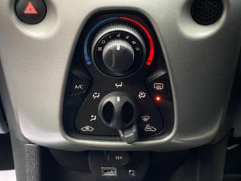 Peugeot 108 1.0 VTi Active Top! 2 Tronic Euro 5 5dr Euro 5