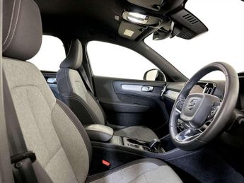 Volvo XC40 2.0 B3 MHEV Core SUV 5dr Petrol Hybrid DCT Auto Euro 6 (s/s) (16