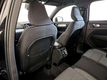 Volvo XC40 2.0 B3 MHEV Core SUV 5dr Petrol Hybrid DCT Auto Euro 6 (s/s) (16