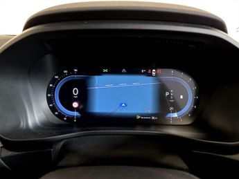 Volvo XC40 2.0 B3 MHEV Core SUV 5dr Petrol Hybrid DCT Auto Euro 6 (s/s) (16