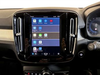 Volvo XC40 2.0 B3 MHEV Core SUV 5dr Petrol Hybrid DCT Auto Euro 6 (s/s) (16