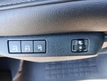 Peugeot e-Traveller 50kWh Allure Long MPV 5dr Electric Auto LWB (8 Seat, 7.4kW Charg