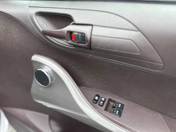 Toyota iQ 1.0 VVT-i 2 Euro 4 3dr