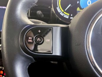 MINI Electric Hatch Cooper SE 32.6kWh Level 1 Hatchback 3dr Electric Auto (184 ps)