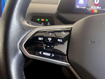 Volkswagen ID.3 Pro Performance 58kWh Life Hatchback 5dr Electric Auto (204 ps)