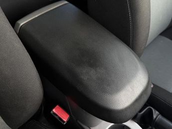 Ford Focus 1.6 Zetec 5dr