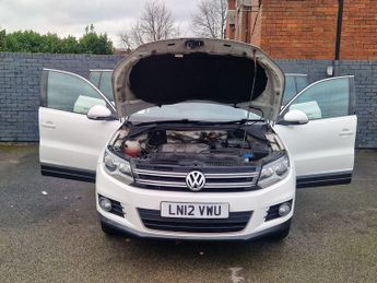 Volkswagen Tiguan 2.0 TDI BlueMotion Tech SE DSG 4WD Euro 5 (s/s) 5dr