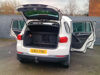 Volkswagen Tiguan 2.0 TDI BlueMotion Tech SE DSG 4WD Euro 5 (s/s) 5dr