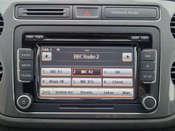 Volkswagen Tiguan 2.0 TDI BlueMotion Tech SE DSG 4WD Euro 5 (s/s) 5dr