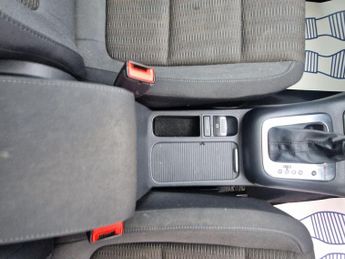 Volkswagen Tiguan 2.0 TDI BlueMotion Tech SE DSG 4WD Euro 5 (s/s) 5dr