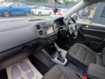 Volkswagen Tiguan 2.0 TDI BlueMotion Tech SE DSG 4WD Euro 5 (s/s) 5dr