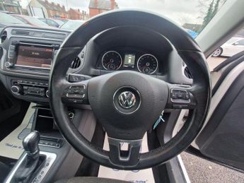 Volkswagen Tiguan 2.0 TDI BlueMotion Tech SE DSG 4WD Euro 5 (s/s) 5dr