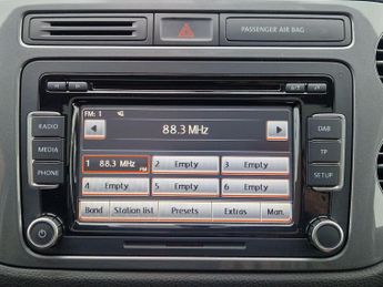 Volkswagen Tiguan 2.0 TDI BlueMotion Tech SE DSG 4WD Euro 5 (s/s) 5dr