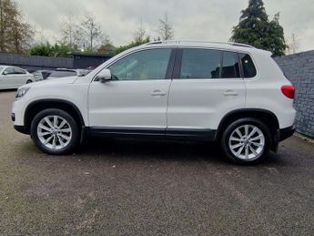 Volkswagen Tiguan 2.0 TDI BlueMotion Tech SE DSG 4WD Euro 5 (s/s) 5dr