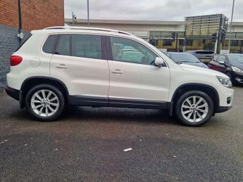 Volkswagen Tiguan 2.0 TDI BlueMotion Tech SE DSG 4WD Euro 5 (s/s) 5dr