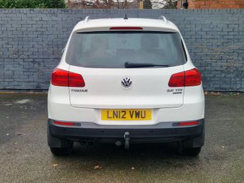 Volkswagen Tiguan 2.0 TDI BlueMotion Tech SE DSG 4WD Euro 5 (s/s) 5dr
