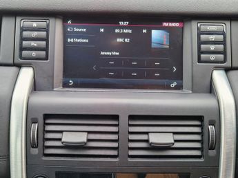 Land Rover Discovery Sport 2.0 TD4 SE Tech Auto 4WD Euro 6 (s/s) 5dr
