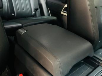 Land Rover Defender 110 2.0 SD4 First Edition SUV 5dr Diesel Auto 4WD Euro 6 (s/s) (240 