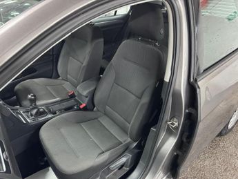 Volkswagen Golf 1.2 TSI BlueMotion Tech S Euro 5 (s/s) 5dr