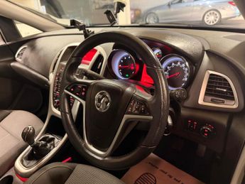 Vauxhall Astra 1.4 16v SRi Euro 5 5dr