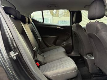 Vauxhall Astra 1.6 CDTi BlueInjection Design Euro 6 (s/s) 5dr