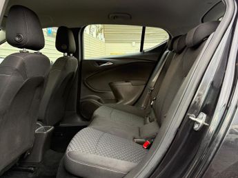 Vauxhall Astra 1.6 CDTi BlueInjection Design Euro 6 (s/s) 5dr
